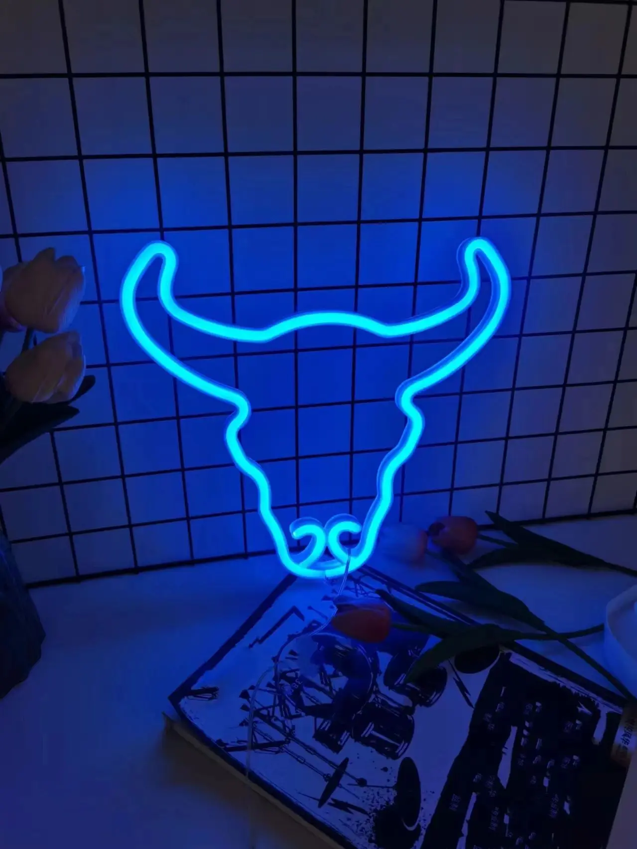 Cow LED neon light, USB or battery powered creative night light for bedroom, wedding, birthday party, game room wall decoration