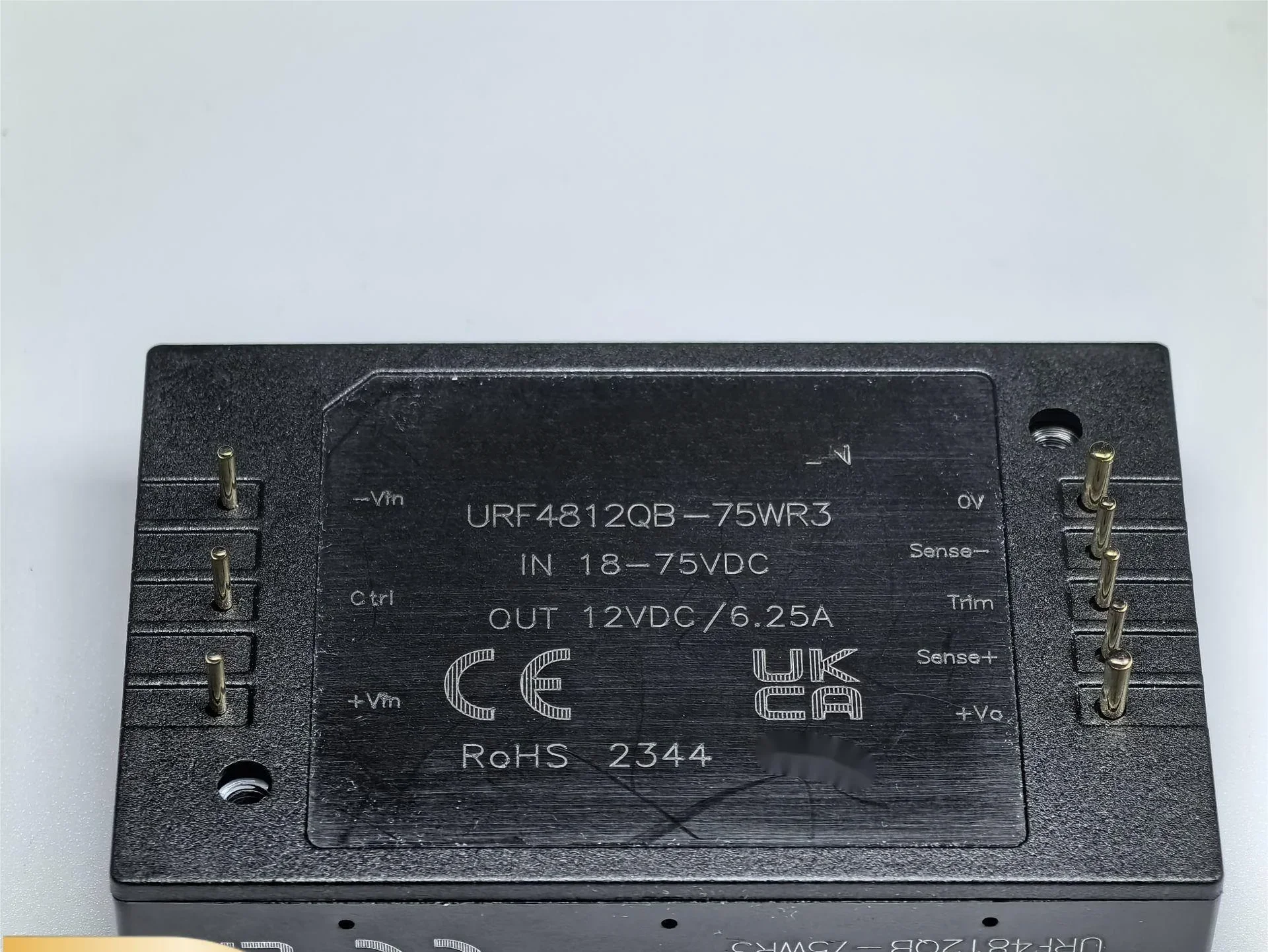 URF4812QB-75WR3\DC-DC Power Module 18-75V to 12V 6.25a 75W