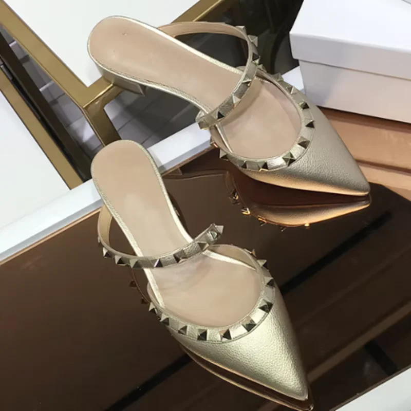 

Lady Shiny Gold Studs Strap Pumps 4cm Med Heels Slides Outdoor Summer Sexy Dress Shoes Patent Leather And Matte High Fashionable