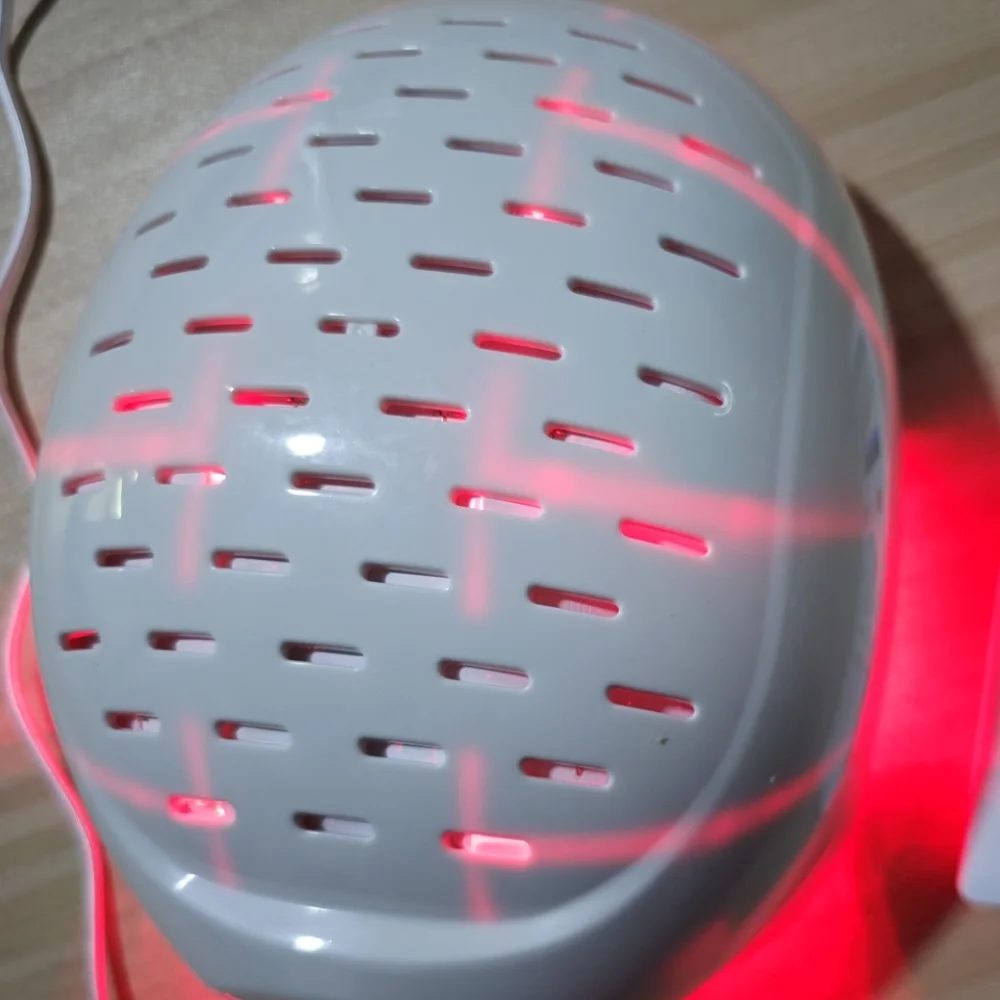 

Лазерная шапка для роста волос 6750 мВт, 90 лазеров, 210 светодиодов, против выпадения волос, для мужчин и женщин, красная светотерапия с пультом дистанционного управления