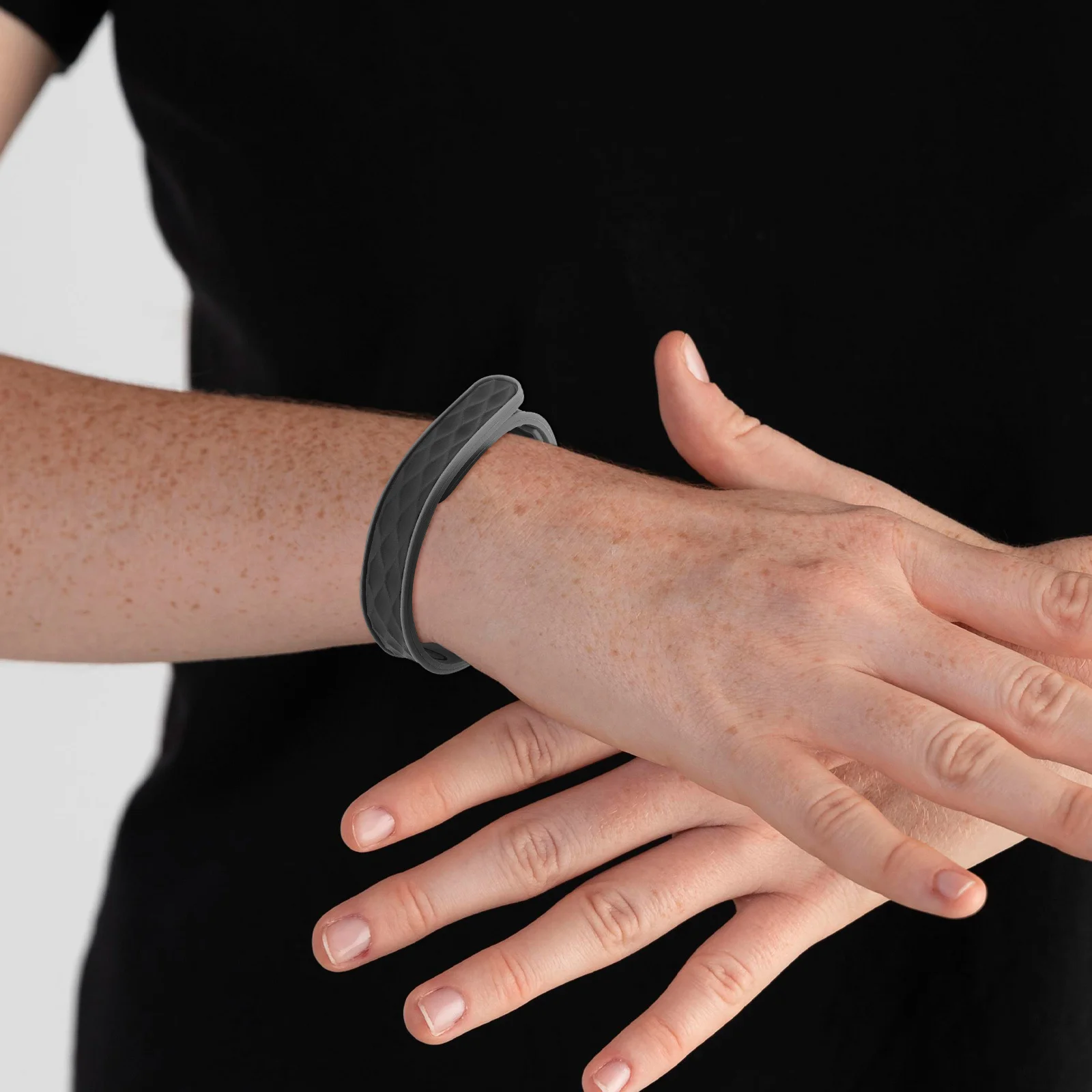 

Anti Static Wristband Silicone Adjustable Bracelet for Men Women Sports Winter Electrostatic Removal Accessories