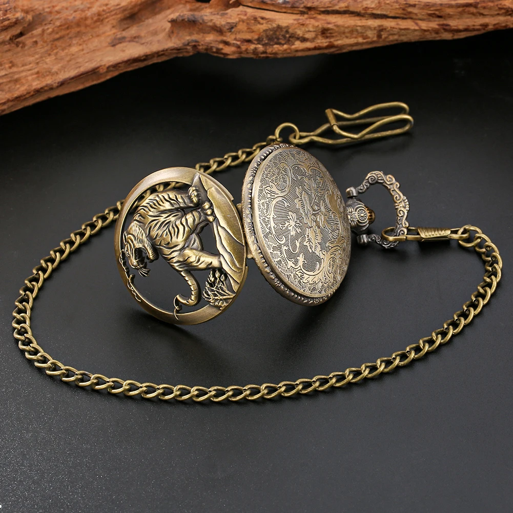 Retro Bronze Tiger Pattern Men Quartz Pocket Watch with Chain Arabic Numerals Display Round Dial Vintage Fashion Gifts Unisex