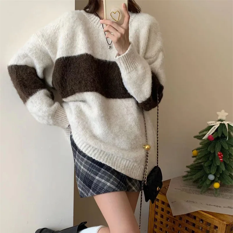 2024 New Loose and Lazy Style Soft Glutinous Color Matching Design Women's Elegant Pullover Sweater Top Wholesale