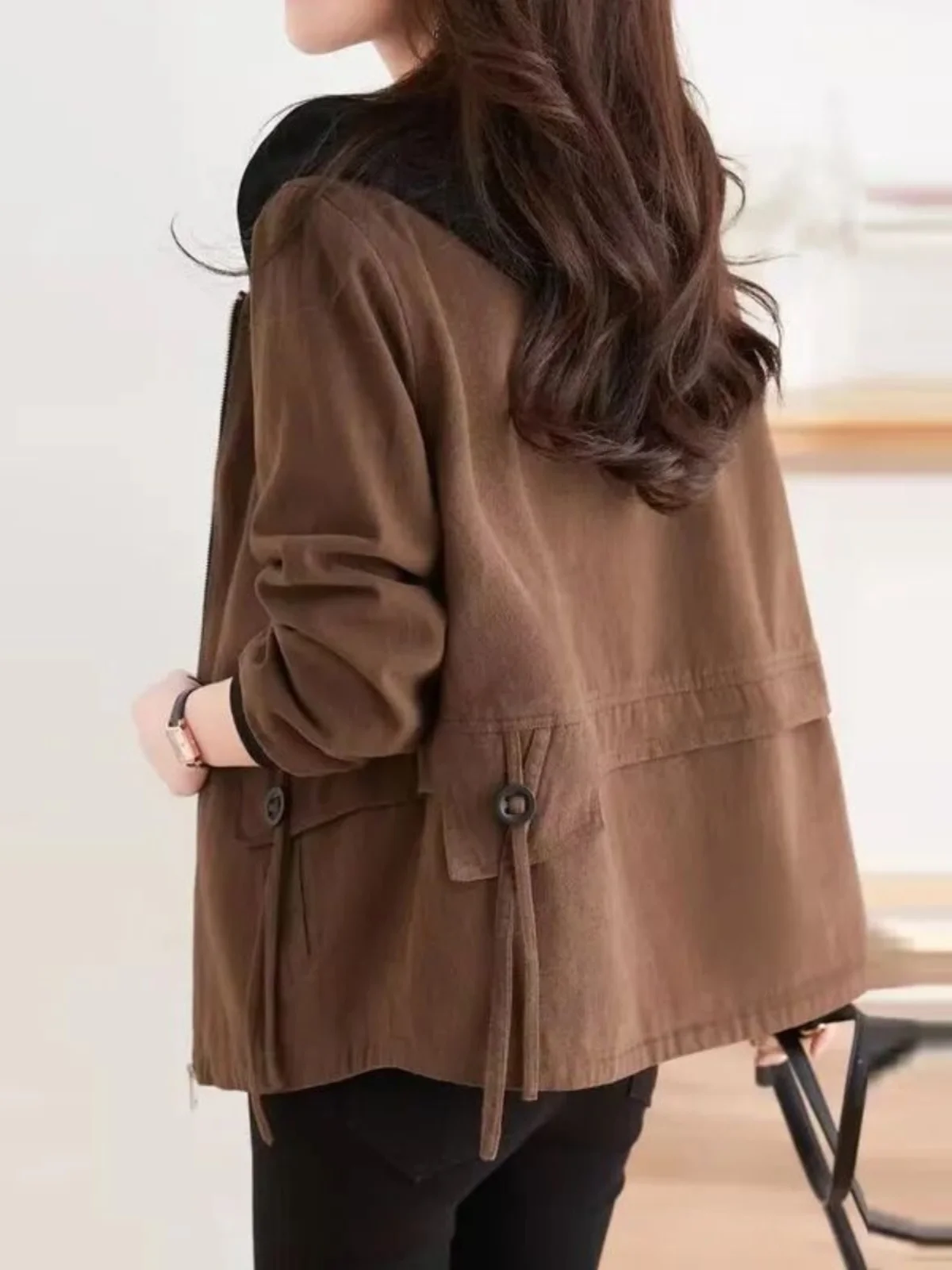 

Модная короткая джинсовая куртка для женщин с капюшоном, весна-осень, новинка, европейский стиль, популярная куртка, трендовое пальто