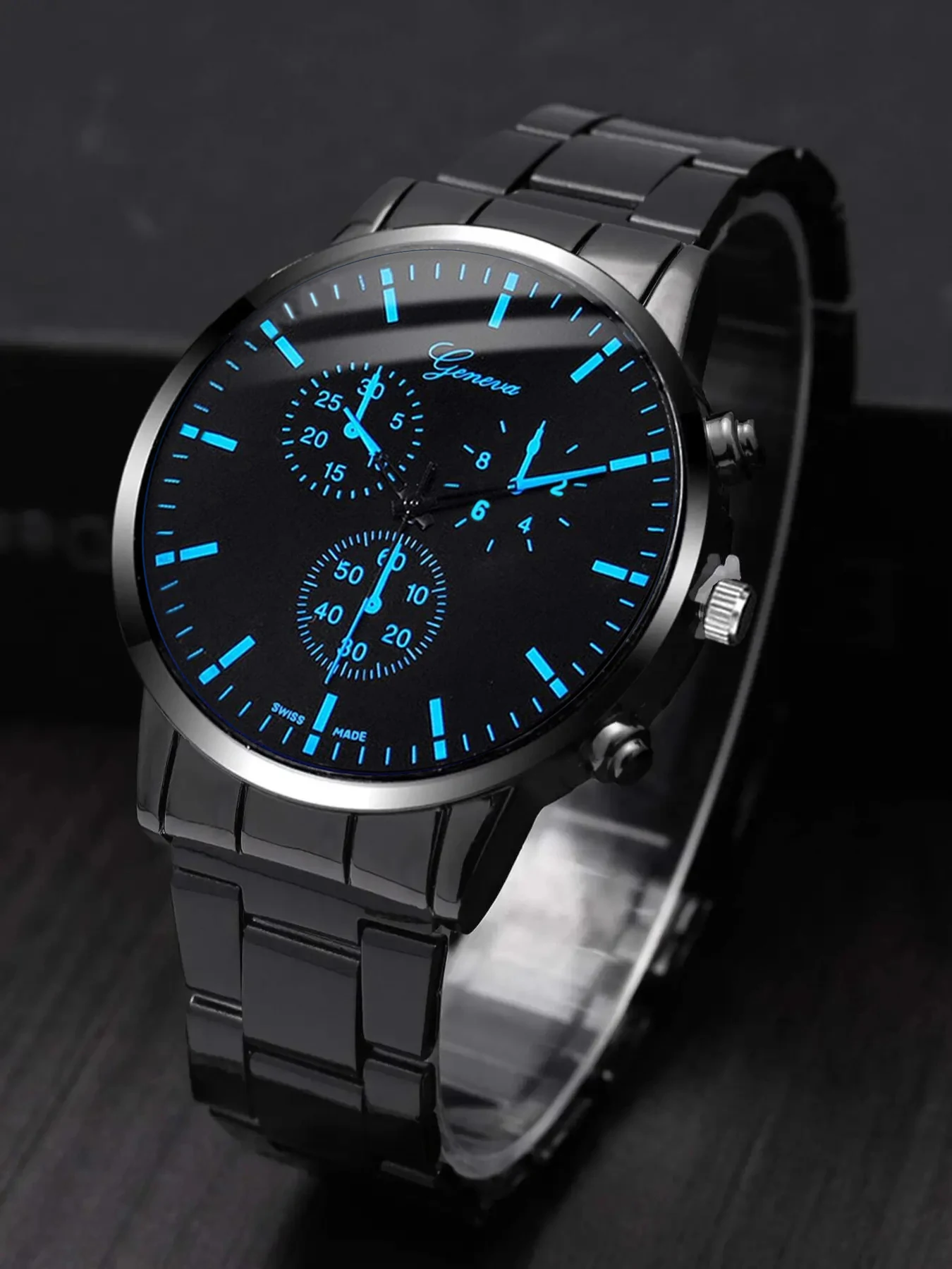 2pcs black scale fashion men\'s quartz watch and 1 black alloy bracelet set gift