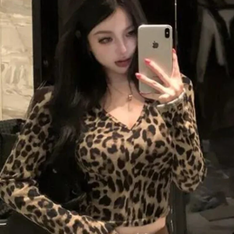 

Kawaii модные топы для девочек, студенческая повседневная женская одежда с героями мультфильмов, топы с леопардовым принтом, облегающая футболка с длинными рукавами для женщин, осень