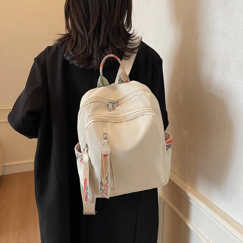 

Новый женский модный рюкзак 2025 года, рюкзак большой вместимости для работы и путешествий, просторный нейлоновый рюкзак, водонепроницаемый и универсальный