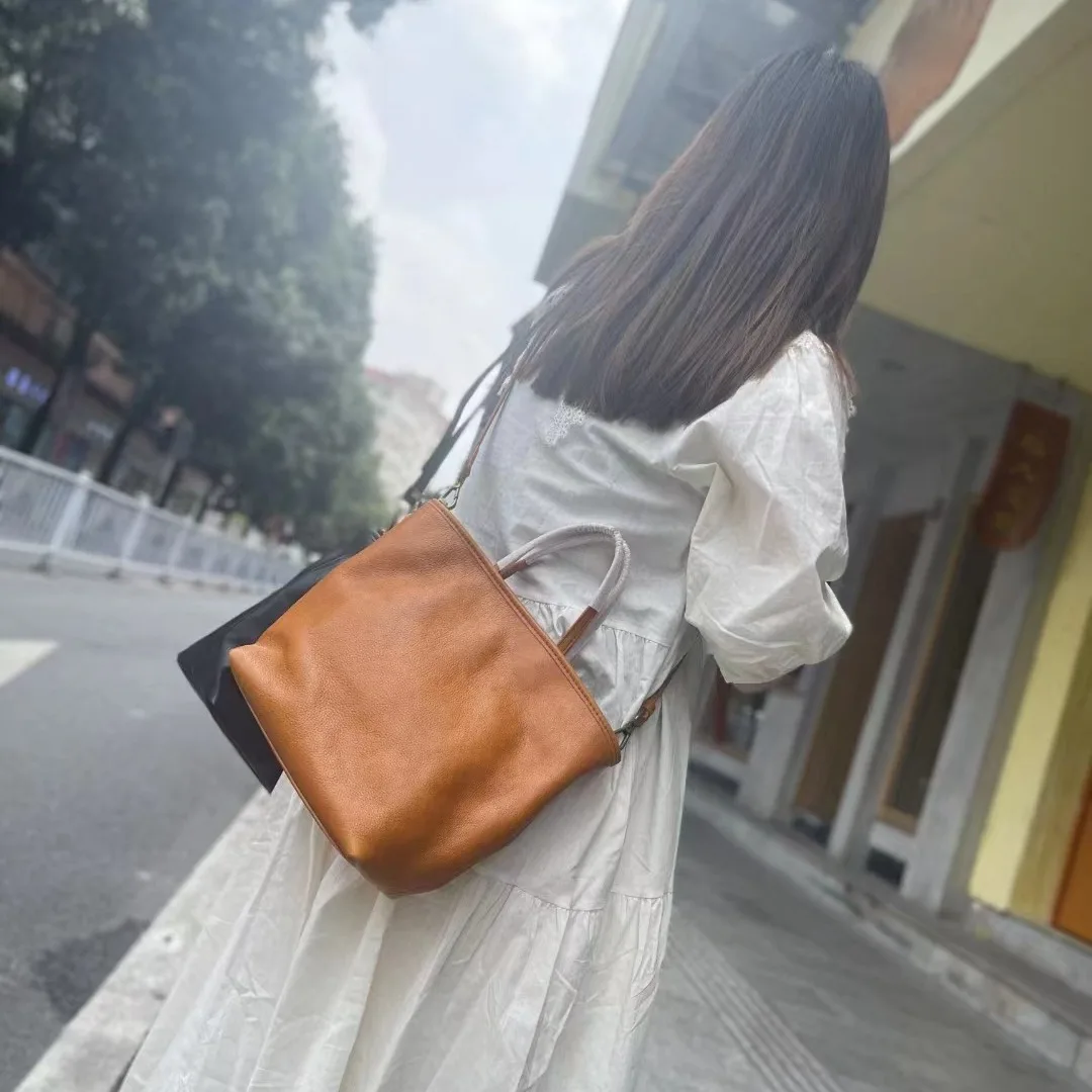 

2025 Women's High-end Versatile Crossbody Bag Leather Large-capacity Commuting Single-shoulder Designer Luxury Bag
