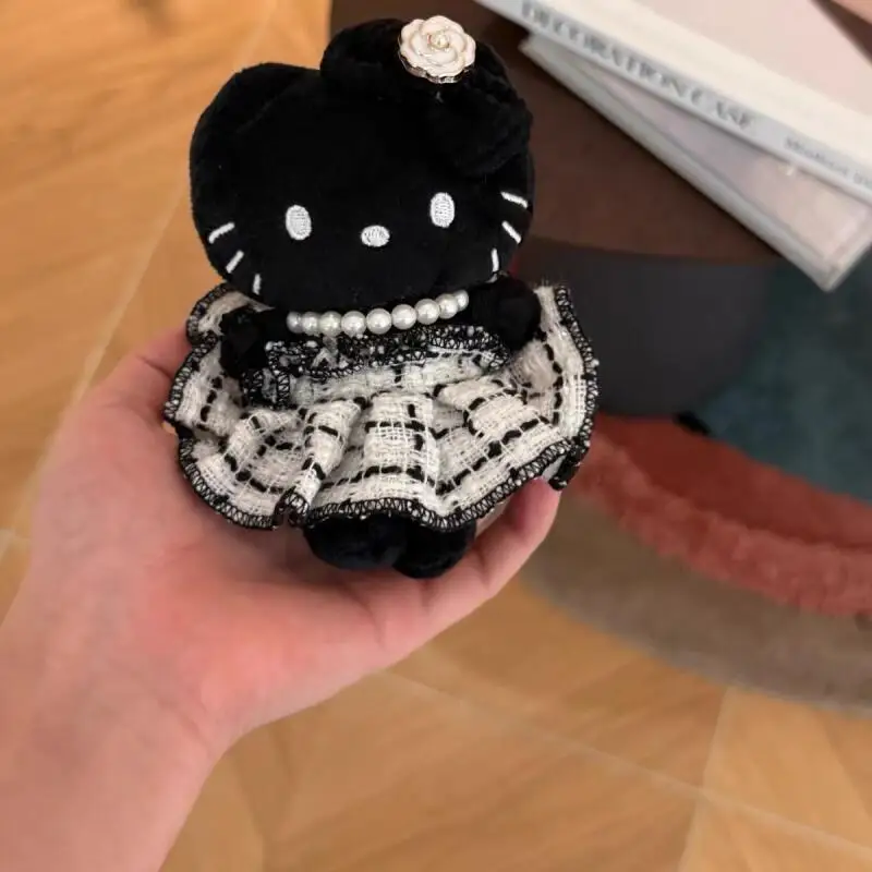 サンリオ ハローキティ ブラック ハート型ドレス ぬいぐるみ かわいいバックパック キーホルダー ぬいぐるみ チェーン 女の子への誕生日プレゼント