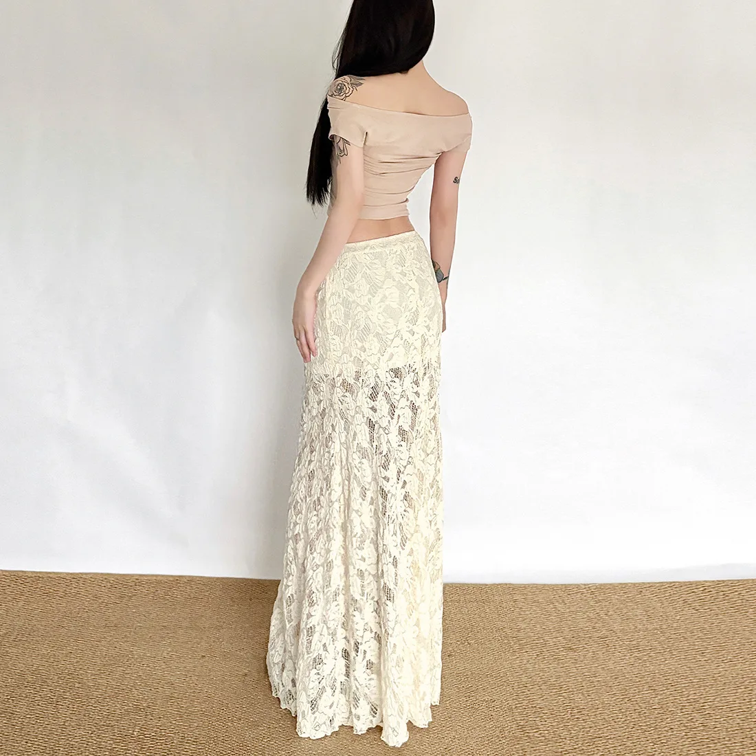 กระโปรงครึ่งตัวแฟชั่นลำลองสำหรับผู้หญิง สีพื้นเรียบง่าย แต่งลูกไม้ ทันสมัย ใส่ได้หลายโอกาส ช่วยให้ดูผอมเพรียว