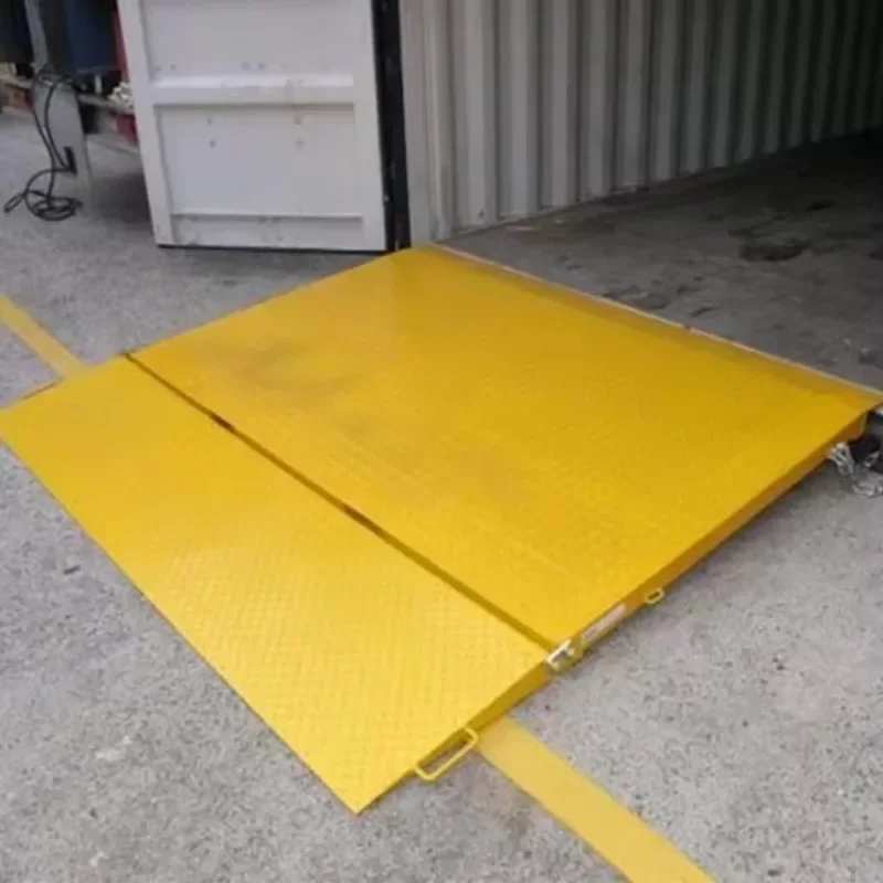 Heavy dut steel dock board provide loading and unloading capabilities