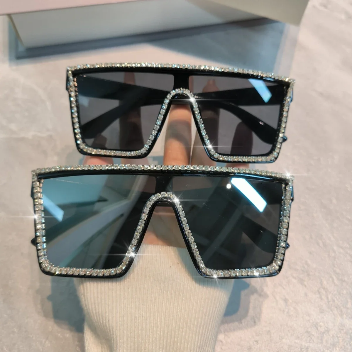Shiny Rhinestone Sunglasses for Women Retro Fashion Sun Glasses Vintage Square Shades Eyewear