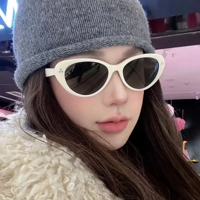 

Luxury Designer Small Cat Eye Rivet Sunglasses Women Men Classic Retro Shades UV400 Summer Traveling Sun Glasses Gafas De Sol