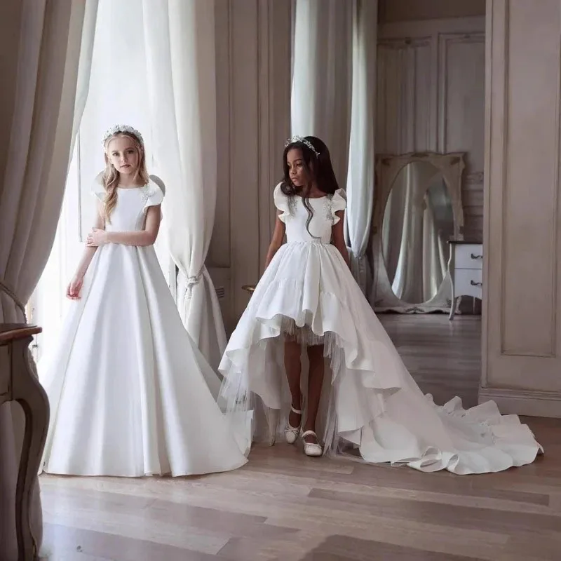 فساتين فتاة الزهور البيضاء لحفلات الزفاف مزينة بالدانتيل بطول الأرض فستان فتاة لالتقاط الصور فساتين التواصل الأول حسب الطلب