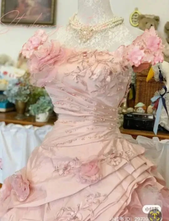 EVLAST Dostosowana Księżniczka Różowa Suknia Quinnceanera Suknia Balowa 3D Kwiatowa Aplikacja Zroszony Gorset Sweet 16 Vestidos De 15 Anos SQ536