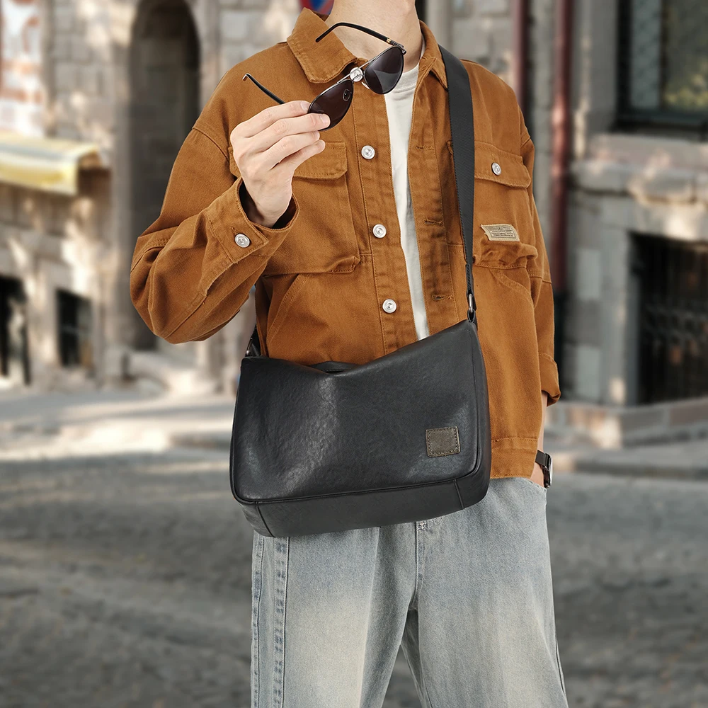 Men's motorcycle head layer cowhide shoulder bag high-end casual and fashionable crossbody bag