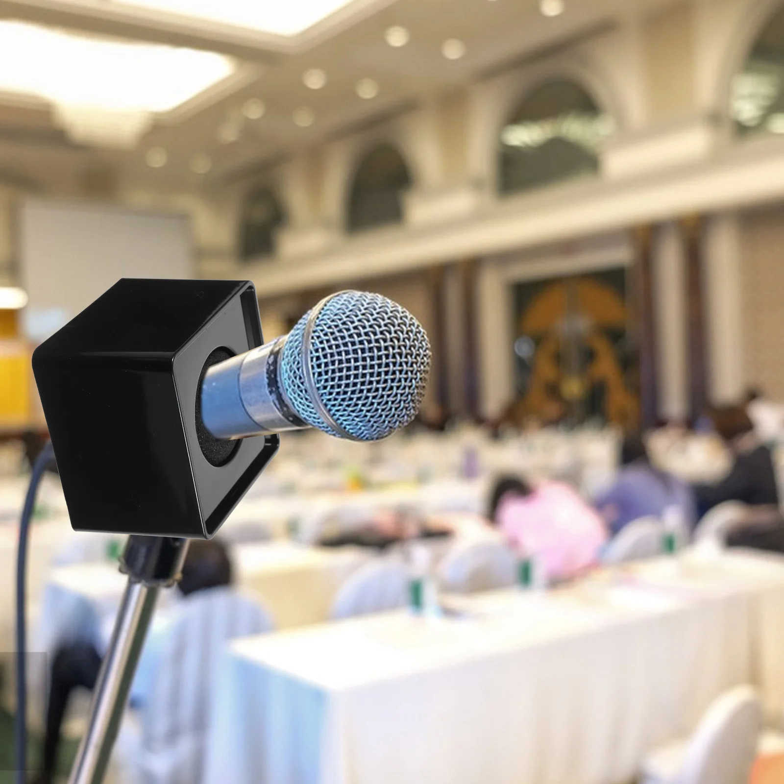 

2 Pcs Logo Microphone Clip Flag Shock Mount Banner Square Flags Black Squate Cube Shaped Interview