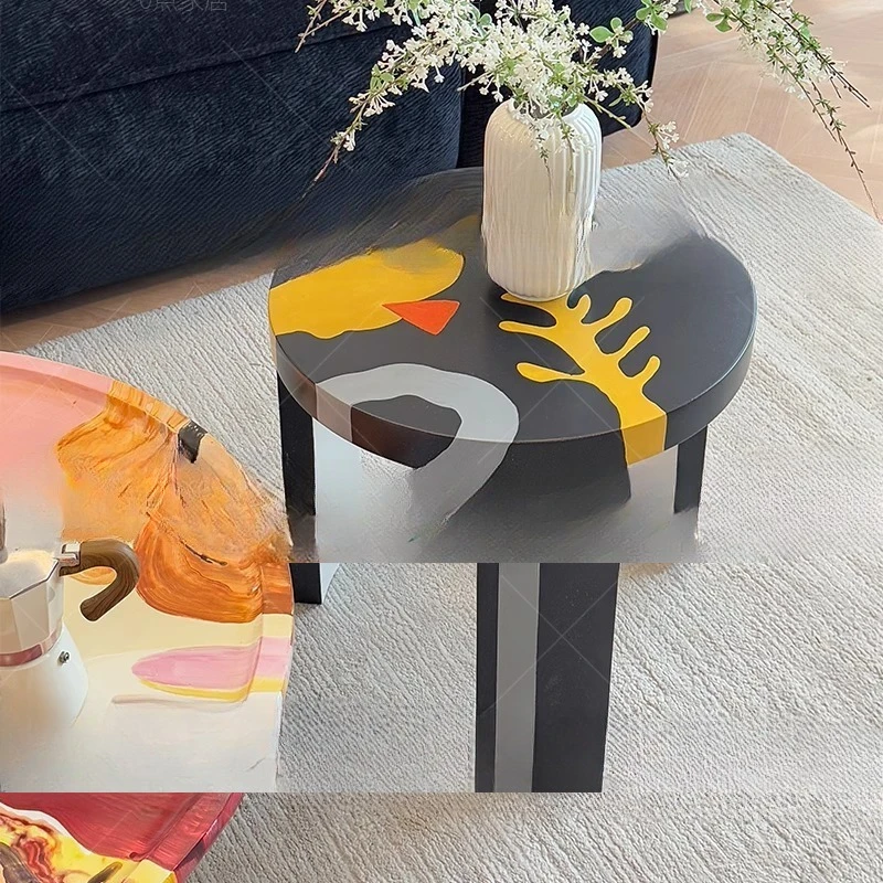 Table basse en bois massif, peinture à l'huile combinée de bord rond médiéval, table basse de villa graffiti