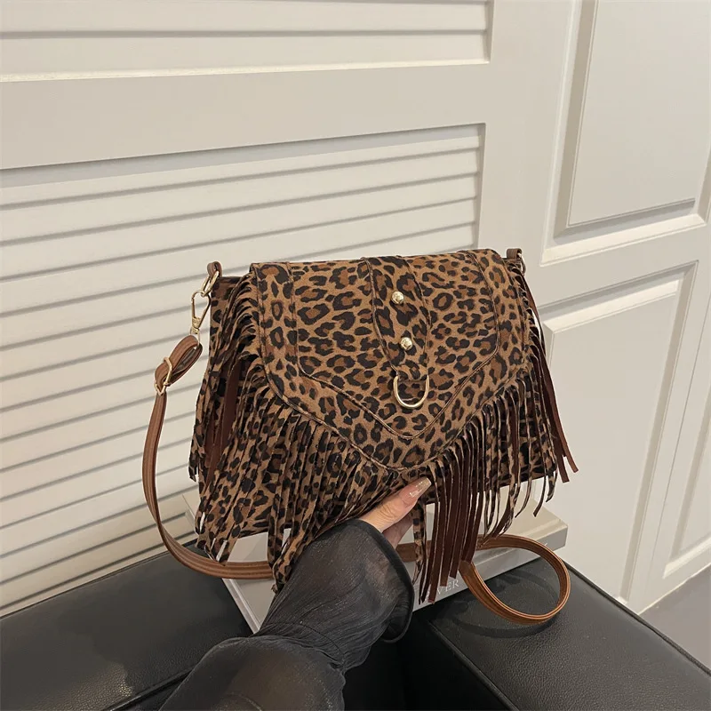 

2026 autumn and winter new women's fashion casual messenger bag, single shoulder crossbody square bag