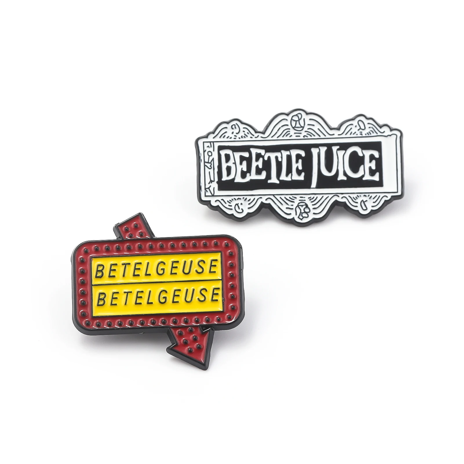 Broche de Beetlejuice de dibujos animados, zumo de escarabajo, Betelgeuse, insignia de letra inglesa, bolsa de ropa, accesorios adecuados para hombres y mujeres