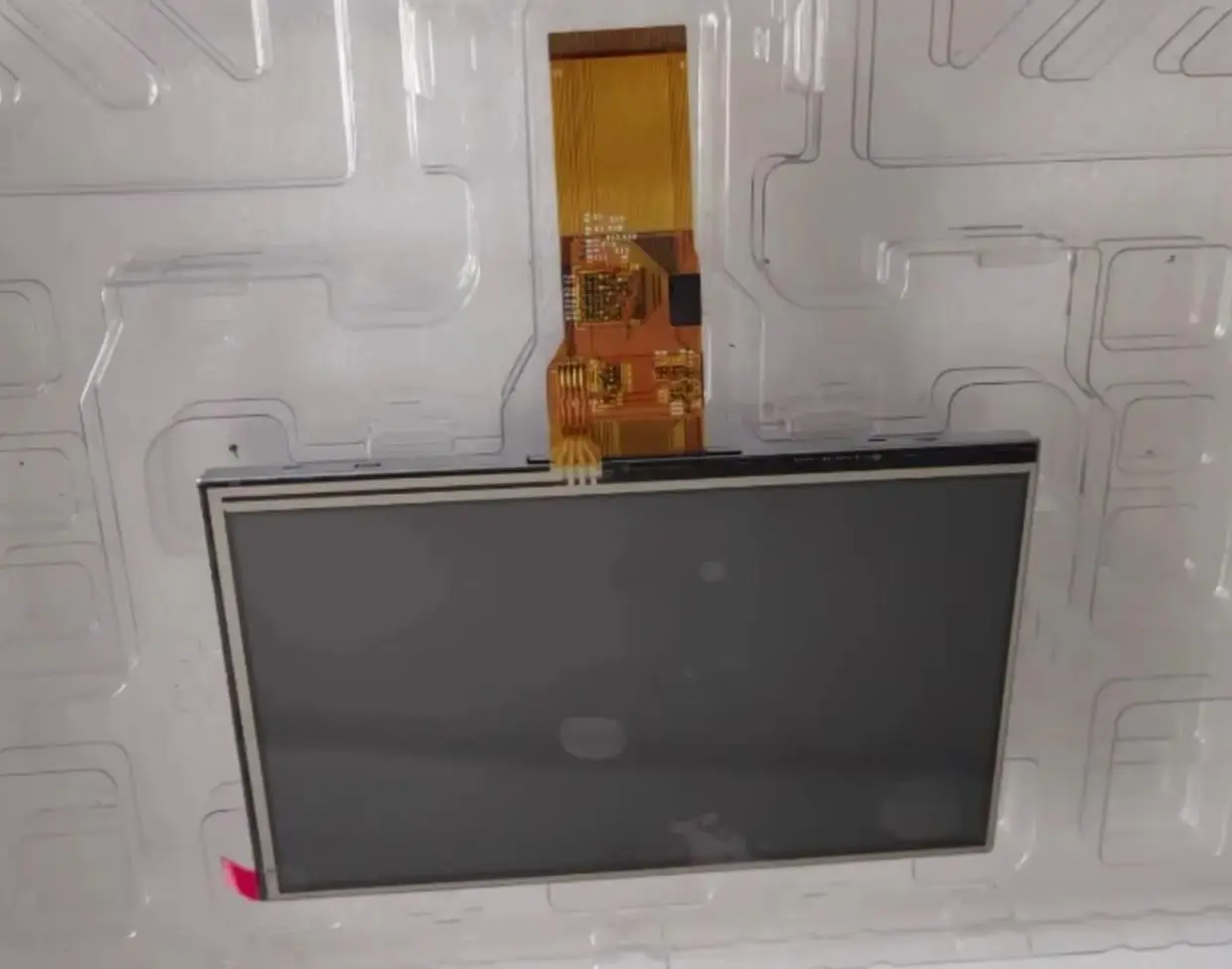 dispositivo-portatil-con-pantalla-tactil-lcd-tm070rbh11-para-videoportero-y-navegacion