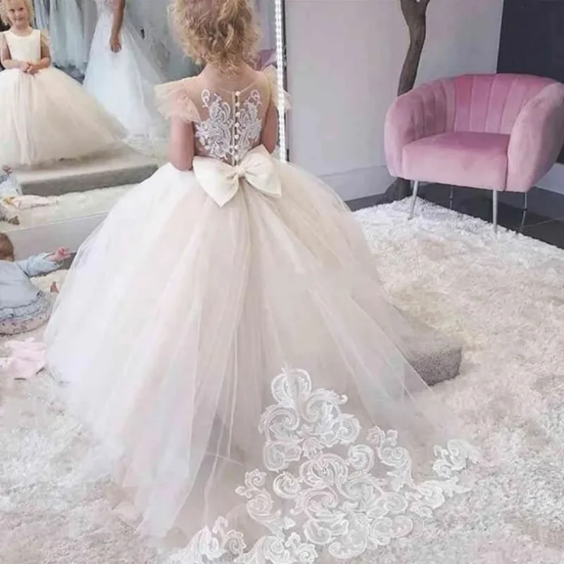 Tule Renda Apliques Princesa Vestidos com Arco, Vestidos De Garota De Flores De Champanhe, Mangas De Boné, Casamento, Festa De Aniversário