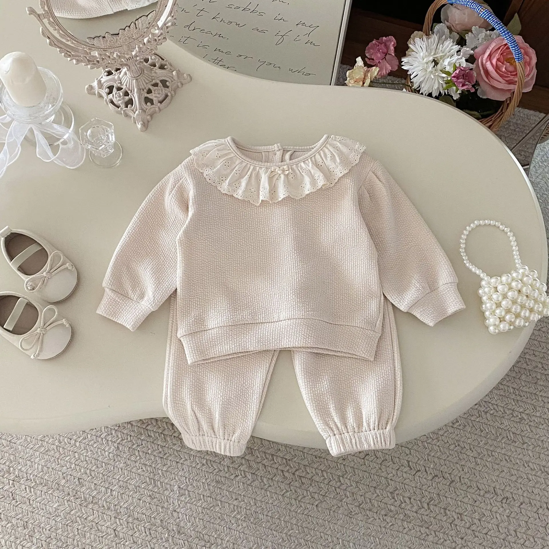 2026 frühjahr Neue Baby Langarm Kleidung Set Infant Mädchen Solide Spitze Kragen Sweatshirt + Hosen 2 stücke Anzug Kleinkind baumwolle Outfits