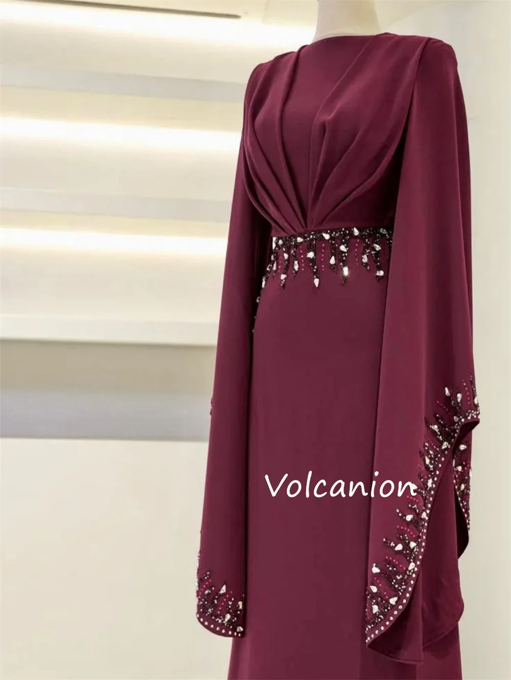 ชุดเดรสยาวทรงเอไลน์ประดับเลื่อมจีบระบายแบบสั่งตัดพิเศษสำหรับโอกาสพิเศษ ดีไซน์หรูหรา คุณภาพสูง ระดับคนดัง