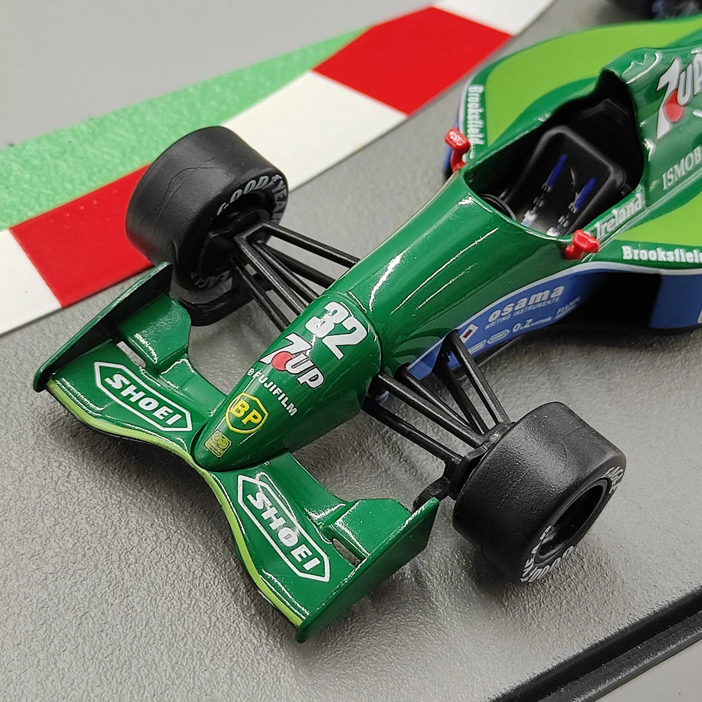 modele-reduit-1-43-en-alliage-moule-sous-pression-jordan-191-de-1991-voitures-de-course-f1-jouets-classiques-nostalgie-cadeaux-pour-adultes-souvenir-exposition-statique