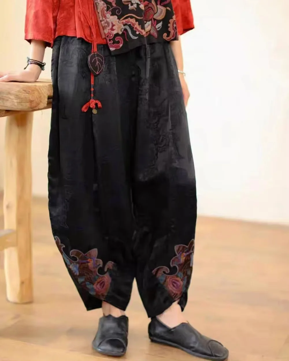 Luxury jacquard pants Black rayon elastic waist embroidery bloomers Chinese style loose vintage Trousers high quality