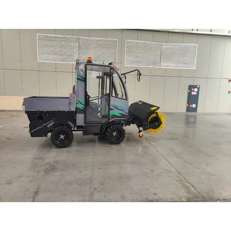 Ride on Self Propelled 4WD Snow Blower Industrial Road Sweeper Snow Brush Airport  Sweeper Brushes Cleaning Width 2000mm