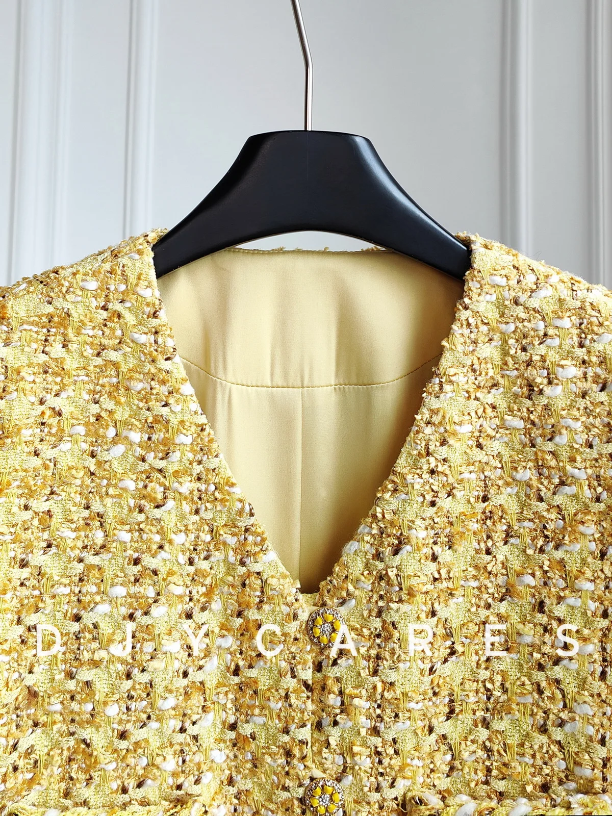 New Fashionable V-neck exquisite wheat gold floral coat mid length top big size