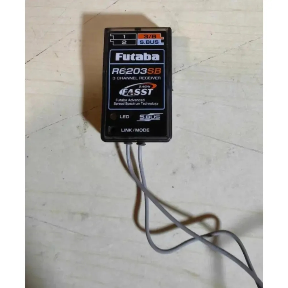 90% NEW Futaba R6203SB FASST 7CH / Multi CH Mode/ PWM 3CH/S.BUS 16+2CH 2.4Ghz FASST Micro S.Bus ReceiverUniFly