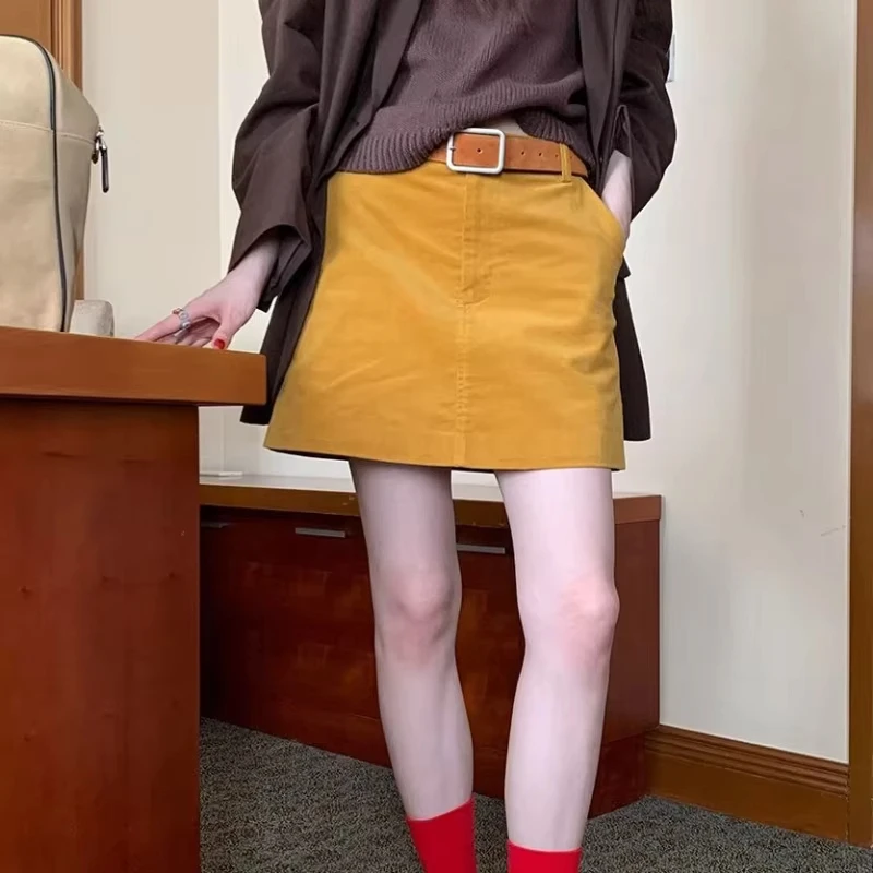 Retro Turmeric Corduroy Skirt Female 2025 Early Spring Temperament Joker Slim Skirt