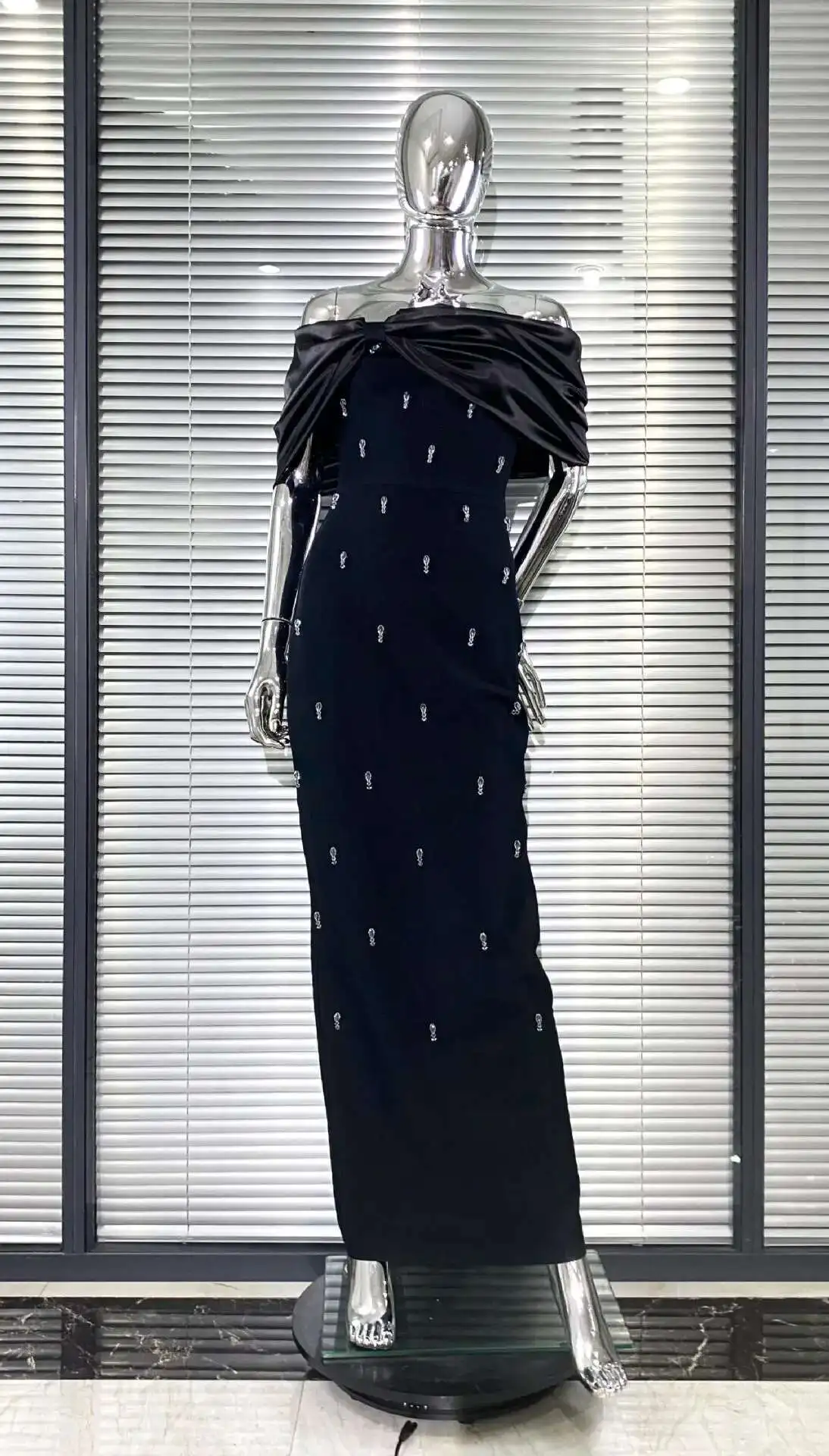 LEOSOXS ブラック オフショルダー ドレス リボン サテン ガウン ラインストーン フロアレングス フォーマル パーティー ウェア スタイリッシュ エレガント シック イブニング アタイア