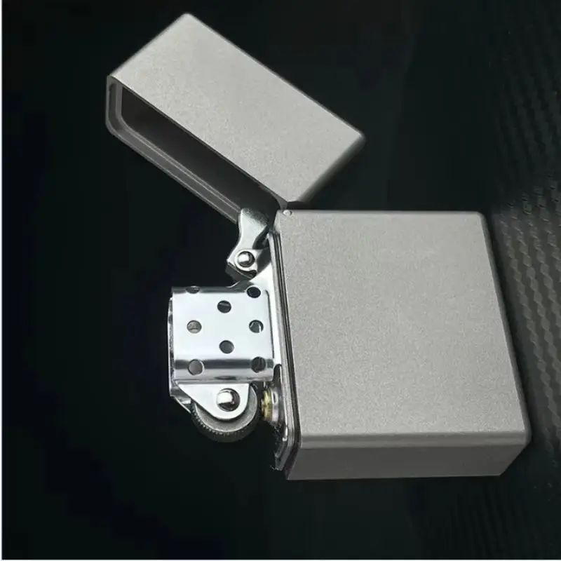 

Гаджет из титанового сплава, маленькая стальная пушка, тяжелая броня, утолщенная узкая версия, зажигалка, ветрозащитный персонаж, креативный элитный подарок