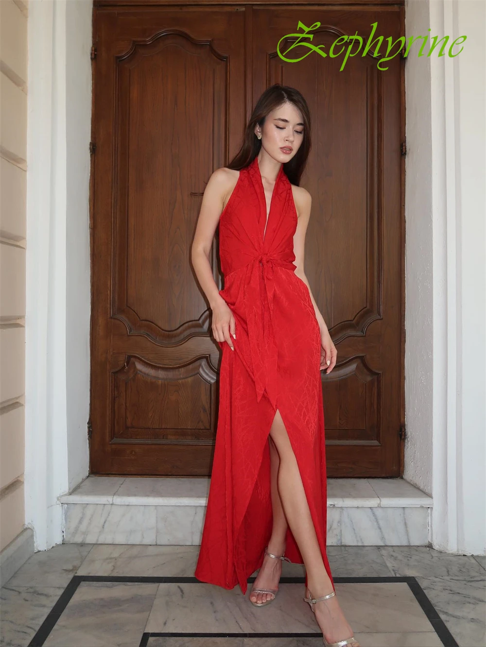 Abito da sera classico personalizzato con scollo a V in chiffon Abiti da ballo sexy con spacco sul davanti Abiti per occasioni speciali senza maniche di alta qualità