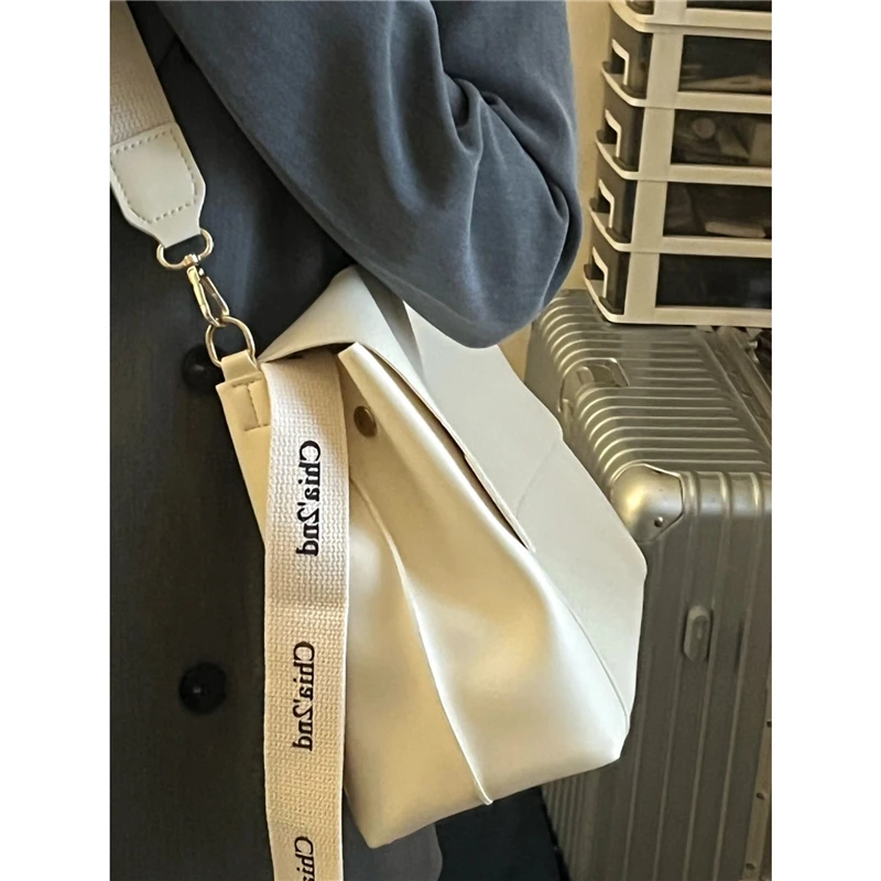 New High Capacity Shoulder Bags For Women Daily Solid Color Commuting Underarm Bags High Quality Pu Leather Tote Bags