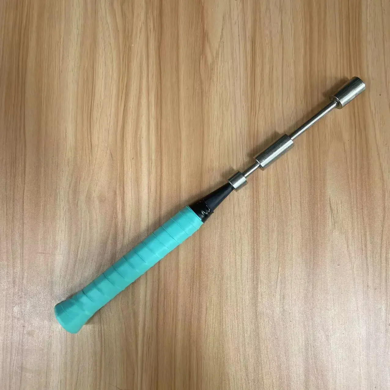 

Тренажер для бадминтонного свинга с высокой степенью сопротивления: прочная утяжеленная ракетка для тренировки силы рук и мышц, развития хлопка и точности движений