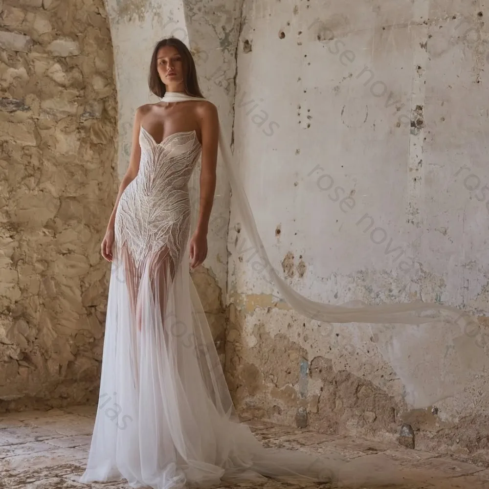Maßgeschneidertes 2026 Bestseller Elfenbein Brautkleid Trägerloses Sweetheart-Ausschnitt Transparentes Perlen-Meerjungfrauenkleid mit Cape