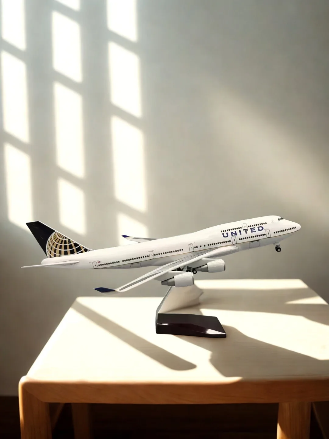 

47cm Scale B747 United Airlines Aircraft Model Plane Model Diecast Resin Model Airplanes Toy Kids Toys For Boys Decoration