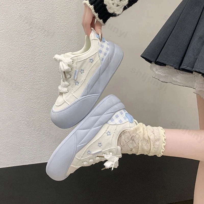 

Женская вулканизированная обувь, осень 2023, новая модная повседневная обувь на платформе со шнуровкой, удобная уличная нескользящая обувь на плоской подошве, увеличивающая рост