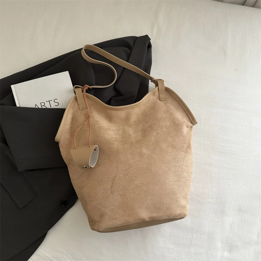 

Retro Multicolor Shoulder Bag Large Capacity Suede Material Tote Bag Elegant Finish Classic Design Bucket Bag Women Fashion