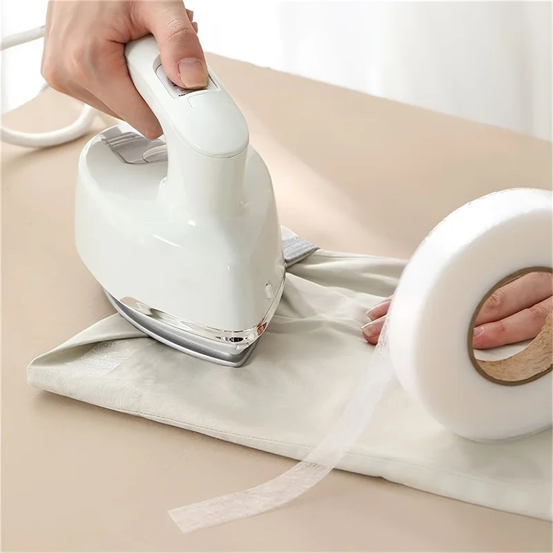 64M Rolle Vlies-Doppelseitigklebeband zum Aufbügeln für Bekleidung, Saumband, zum Kürzen von Hosen, DIY-Nähwerkzeug – Detail 3