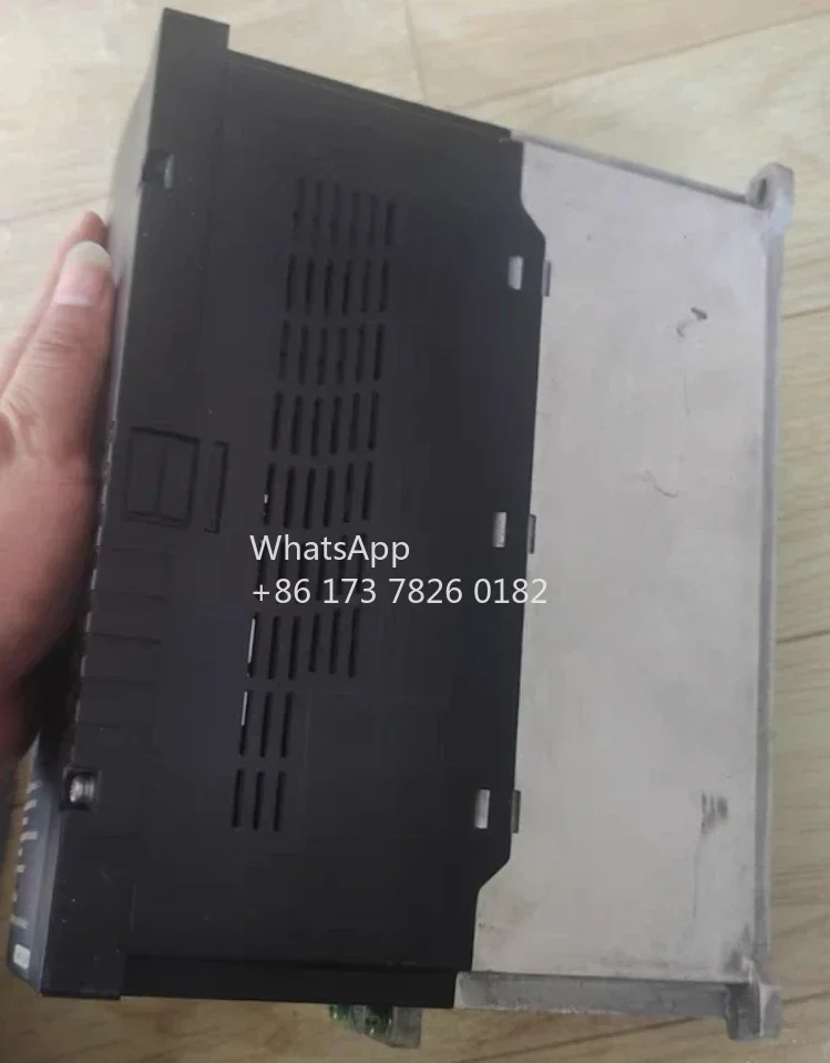 Used frequency converter se2-043-5.5K-D 5.5kw 380V