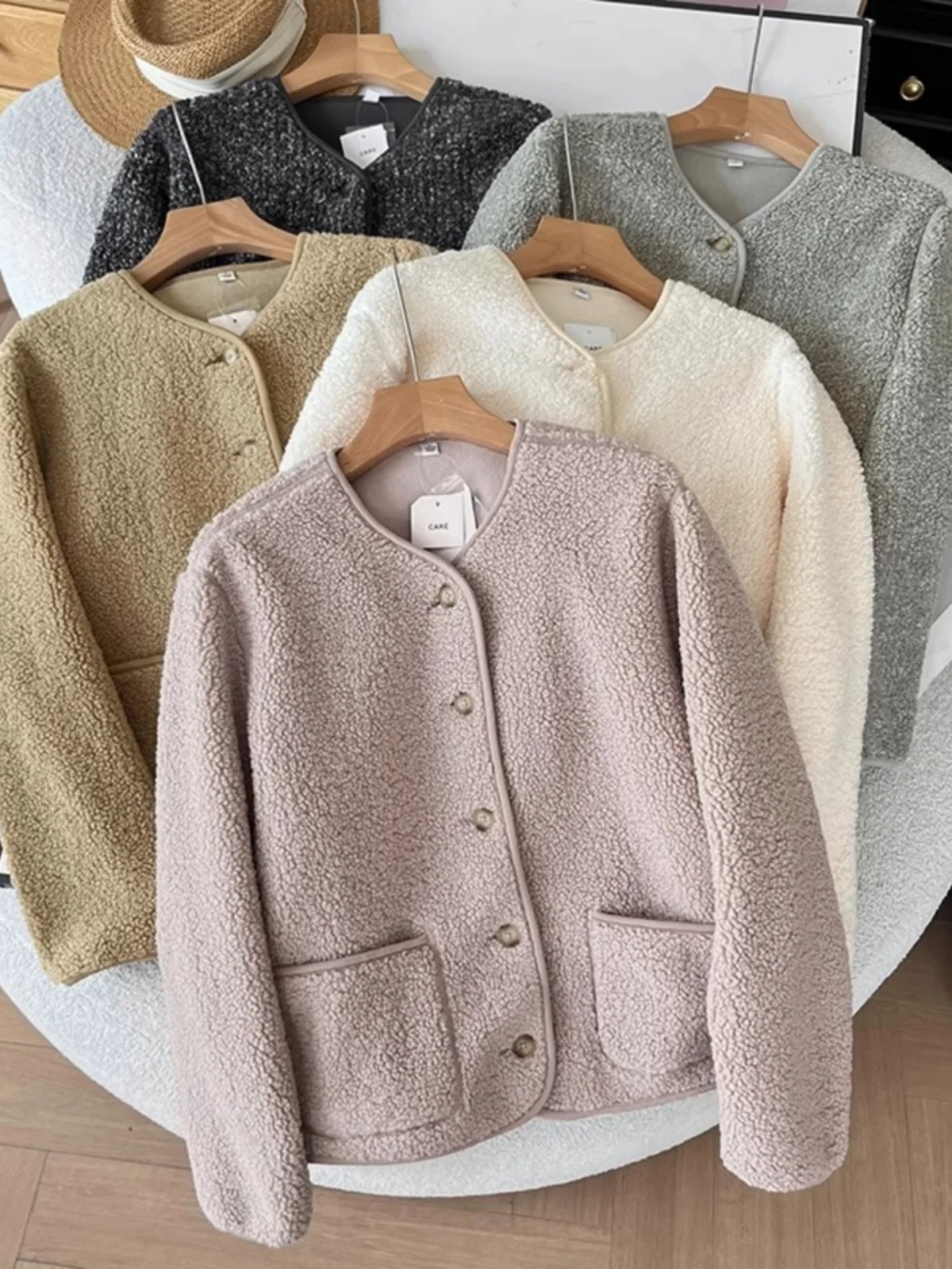 ラムファージャケット、心地よいラウンドネックプルオーバー、レディース、長袖、秋冬アウター、ファッショナブルなプラッシュカーディガン