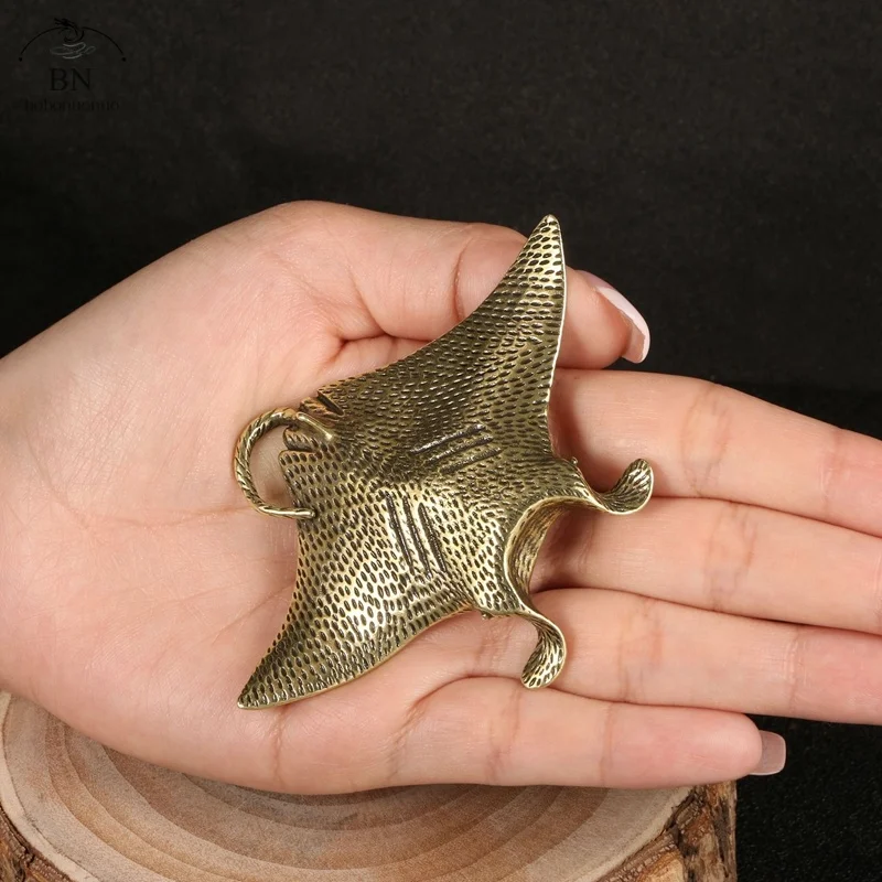 Large Devil Fish Brass Figurines Manta Rays Copper Ornaments Study Desk Decoration Carving Clear Textures of Marine Creatures