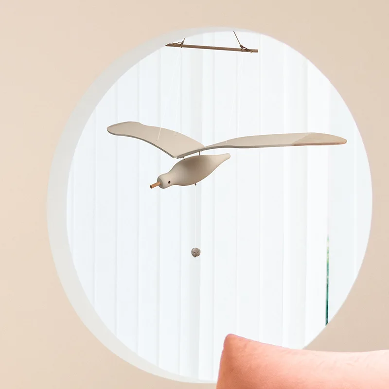 Ins Wooden Flying Seagull Hanging Mobile, Creative Bird Pendant for Nursery, Balcony & Window Home Decor