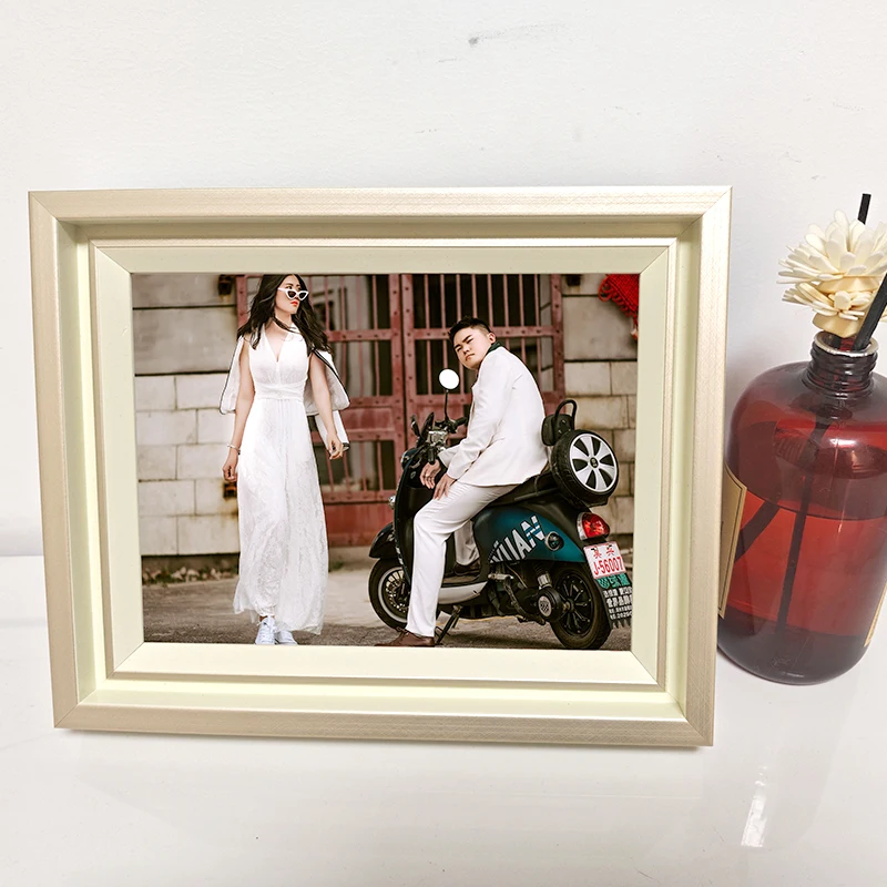 Picture frame ornaments can be hung on walls, personalized souvenirs, home decorations, birthday and Valentine's Day gifts