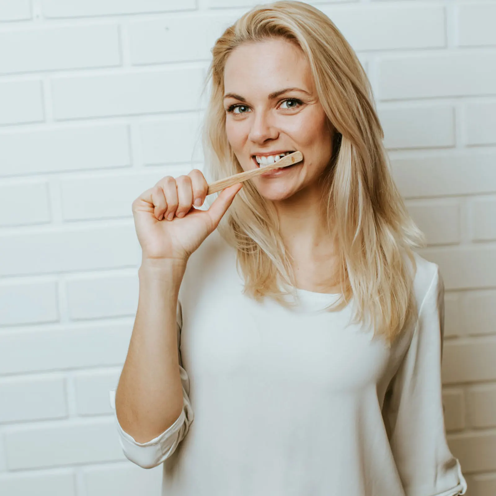 

20pcs Bamboo Toothbrushes Household Durable Black White Travel Bathroom Supplies Portable Tooth Cleaning Tools Supple